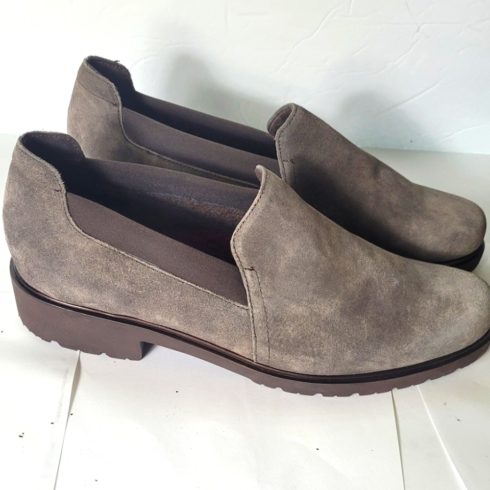 Munro Becca Gray Suede Loafer (Women)size 12